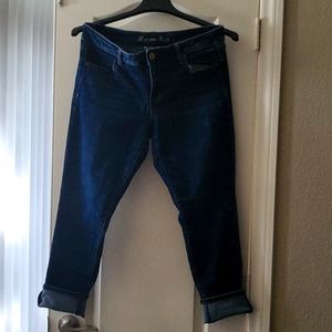 Distressed  dark blue jegging